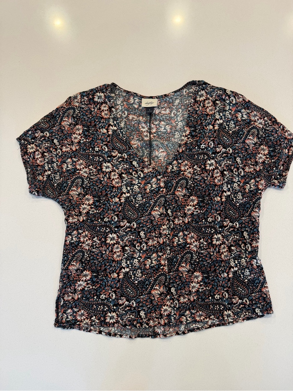 Daytrip Navy Multi Floral V-Neck Short Sleeve Top
